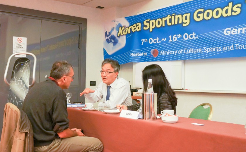 Overseas Exhibitions and Globalization